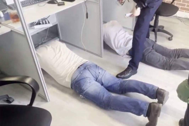 В левых халатах: в Москве задержали группировку лжеврачей