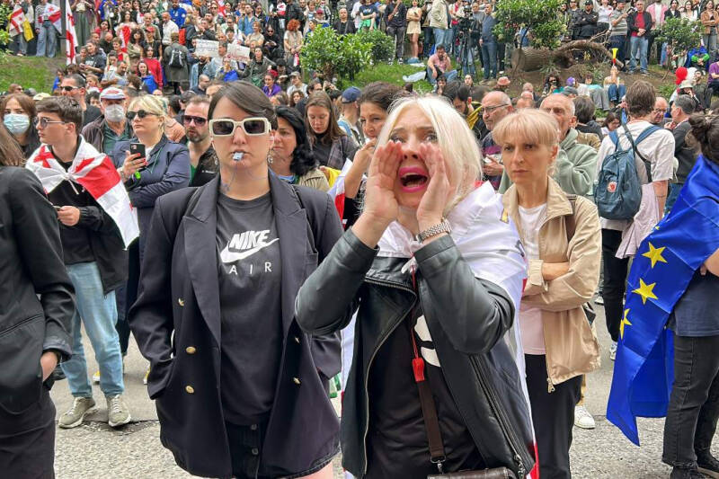 Полная заморозка: интеграцию Тбилиси в ЕС приостановили