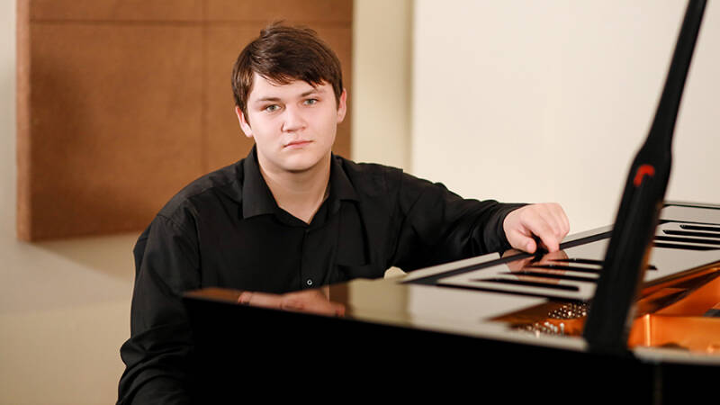 Победитель Конкурса имени Чайковского записал все фортепианные концерты Прокофьева