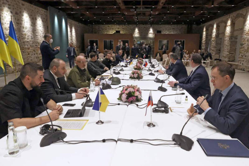 В прогрессе диалога: как Орбан пытается остановить украинский кризис