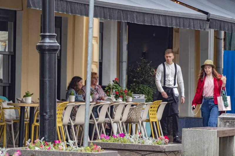 Смотреть тошно: как избежать пищевого отравления в отпуске