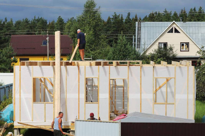 Помощь семьям: маткапитал разрешили тратить на строительство дома