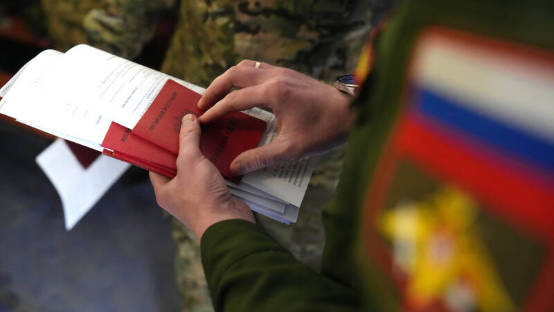 Контракты с Минобороны с начала года заключили около 190 тыс. россиян