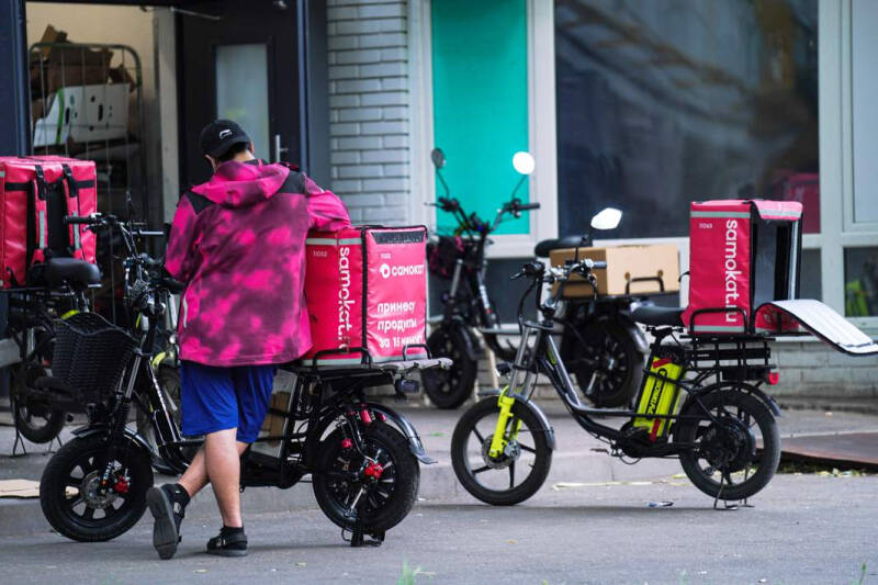 Отрава у дома: более 60% заказанных с доставкой блюд оказались непригодными к употреблению