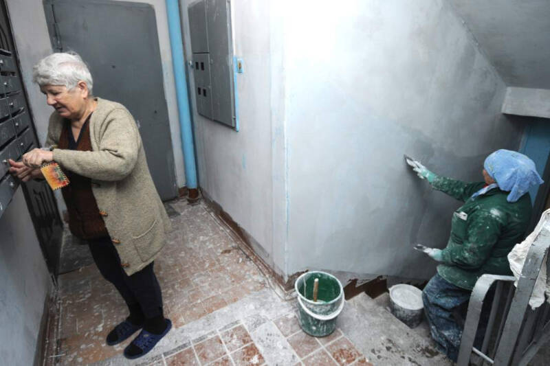 Кто на старенького: УК обяжут обслуживать аварийные дома