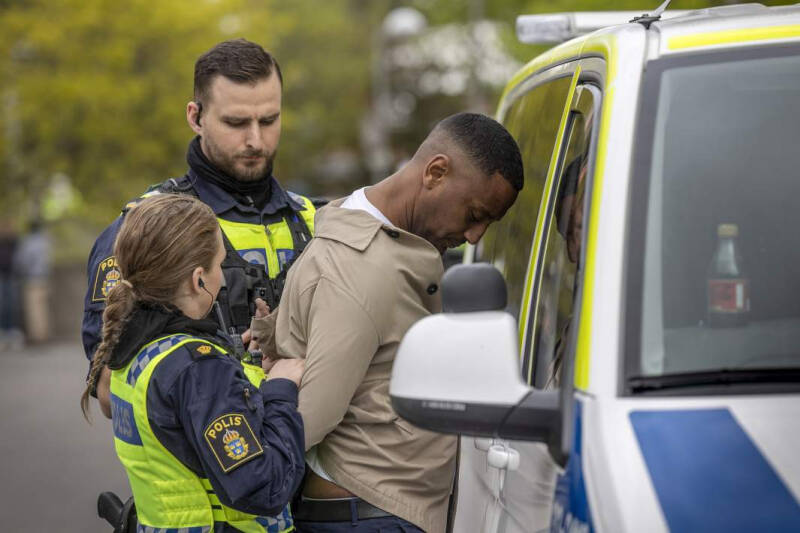 Шведский фарш: Скандинавию захлестнула волна этнической преступности
