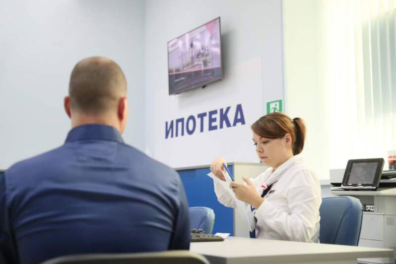 Сбиться с долгу: выдачи льготной ипотеки в июне подскочили в полтора раза