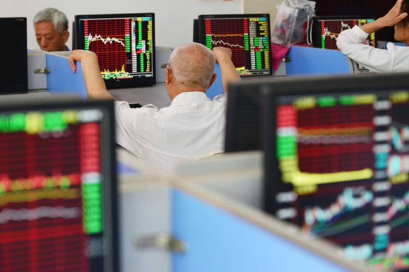 Кризисное расстояние: отойдет ли экономика от обвала на биржах