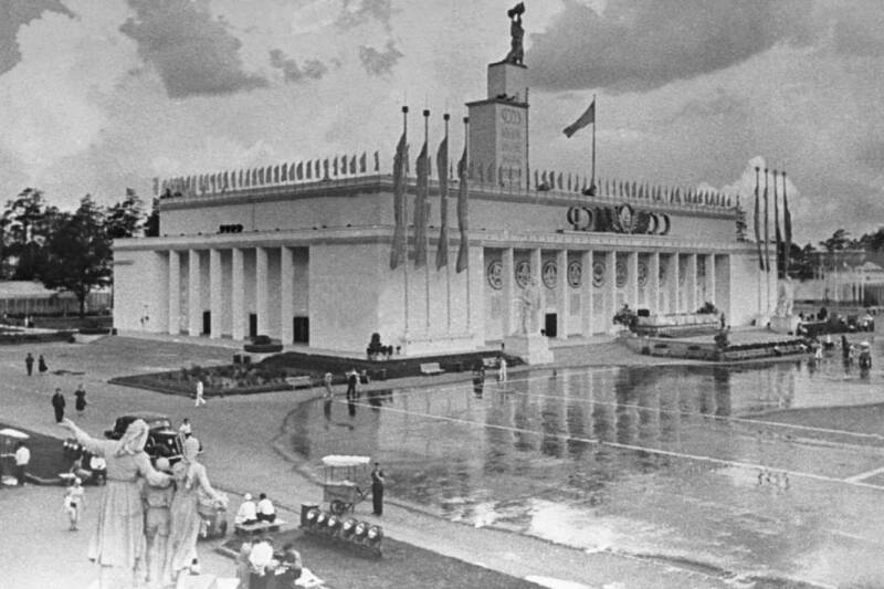 Великая демонстрация: как в Москве открылась выставка мечты