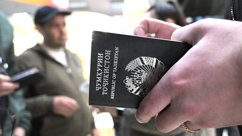 В Госдуме прокомментировали идею запрета мигрантам переезжать в РФ с семьями