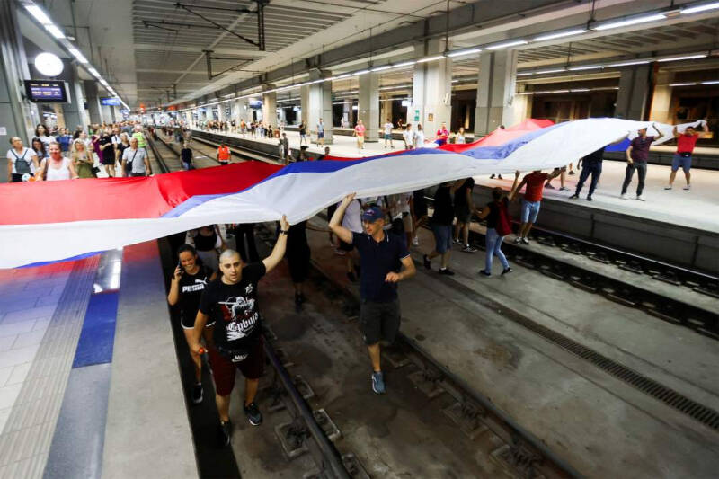 Литий из пустого в порожнее: в Сербии вспыхнули протесты из-за редкого металла