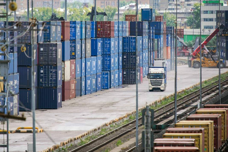 Не вывозят: отток капитала из РФ снизился до $18 млрд за квартал