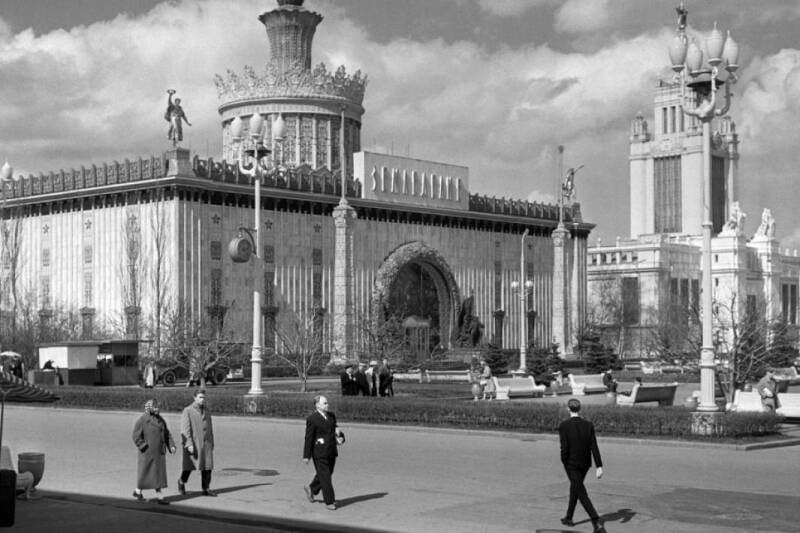 Великая демонстрация: как в Москве открылась выставка мечты