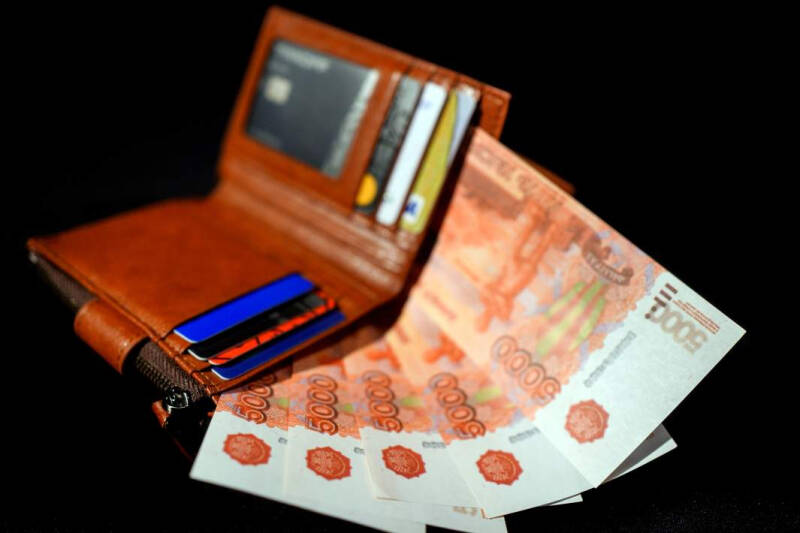 Не мужское это дело: женщин стали вдвое чаще приглашать на работу