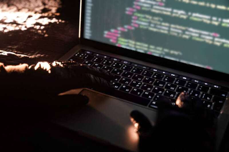 Ничего личного: кто и зачем продает биометрию в даркнете