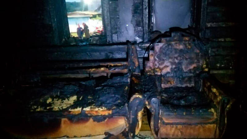 В Башкирии при пожаре в частном доме погибли женщина и ребенок