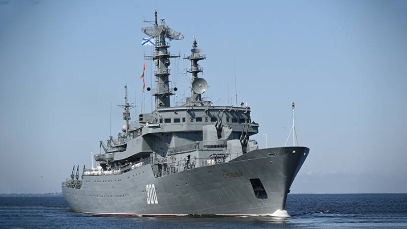 Корабль Балтийского флота «Смольный» прибыл в венесуэльский порт Ла-Гуайра