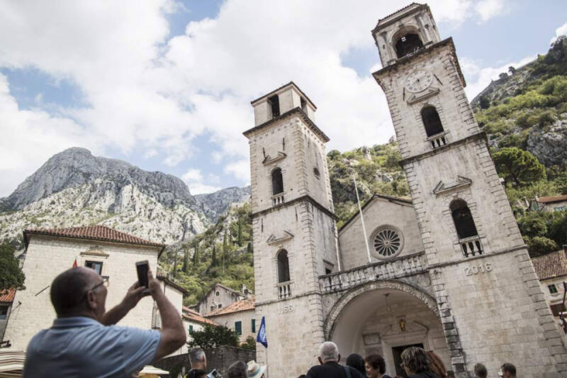 На частном слове: Черногория не смогла заморозить имущество россиян