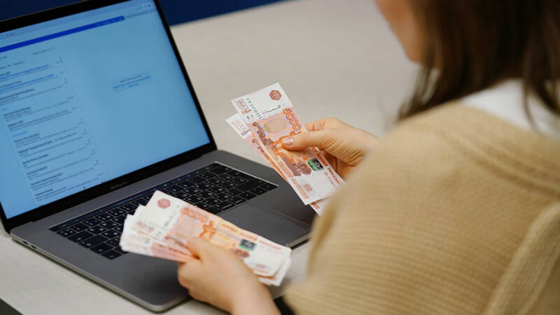 Эксперт дала советы по планированию расходов в зависимости от сезона и праздников