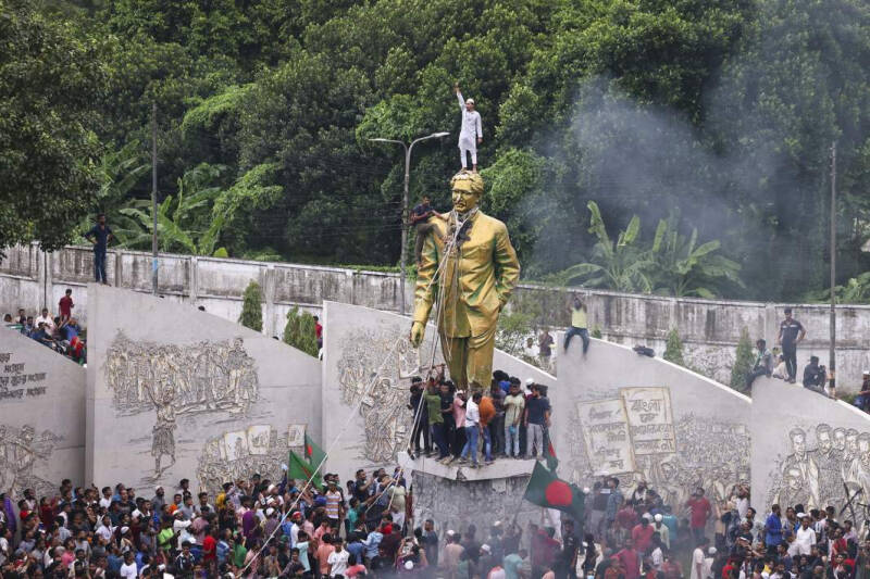 Бенгальские игры: что произошло в Бангладеш