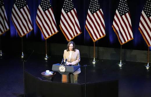 Знакомьтесь, Тим Уолц: Камала Харрис выбрала кандидата в вице-президенты