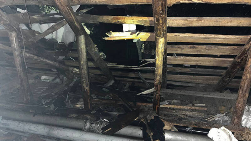 В результате атаки дрона в Белгородской области загорелась крыша дома