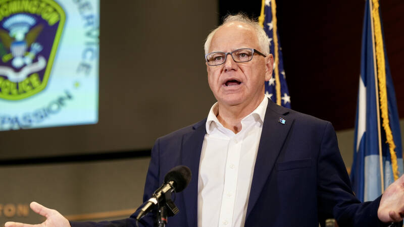 Знакомьтесь, Тим Уолц: Камала Харрис выбрала кандидата в вице-президенты