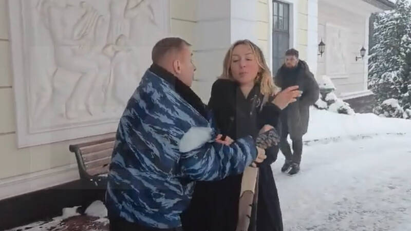 Пошли по уклонной: напавшие на журналистов &laquo;Известий&raquo; не явились на приговор