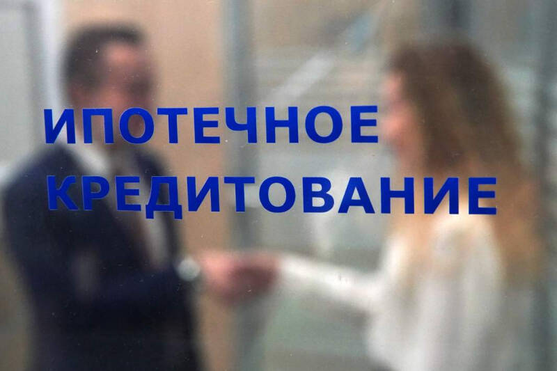 Домовая порука: доля ипотеки в сегменте ИЖС за год выросла наполовину