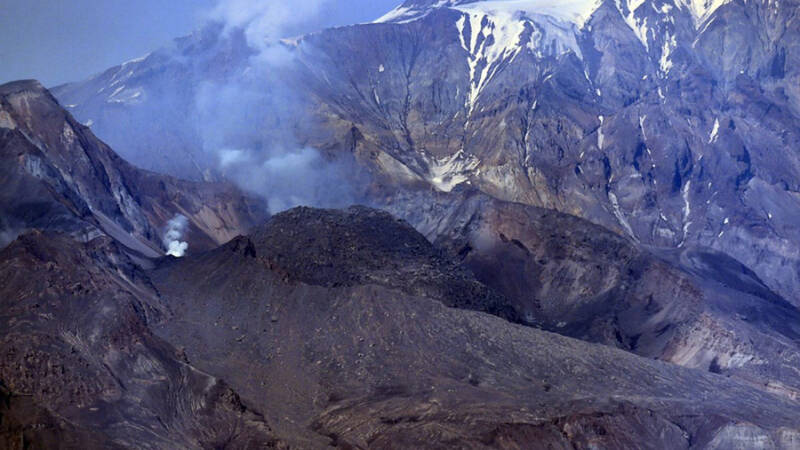 Вулкан Шивелуч на Камчатке выбросил столб пепла высотой 4,5 км