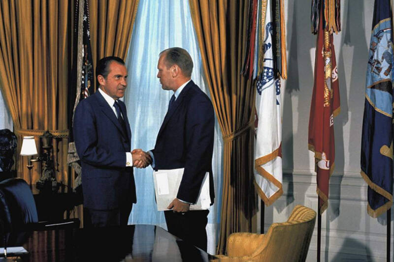 Слушали &mdash; остановили: как разворачивался &laquo;уотергейтский скандал&raquo;