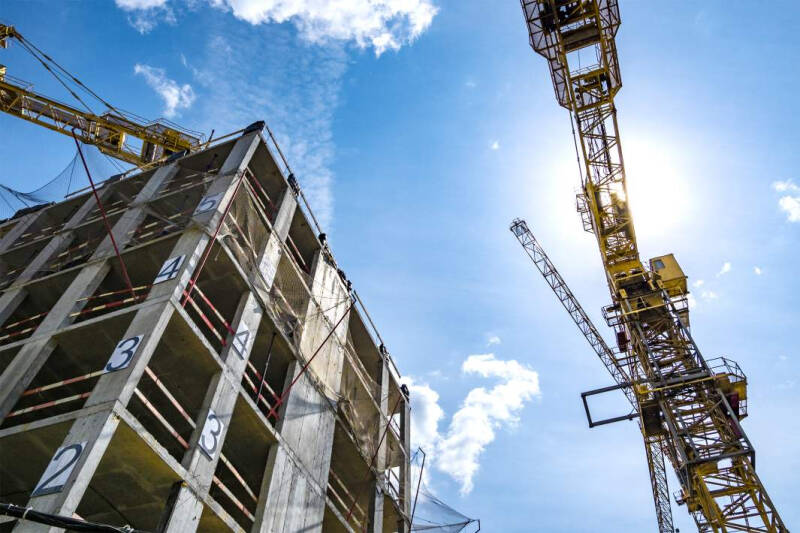 Ушли в простой: девелоперы начали реже запрашивать разрешения на возведение домов