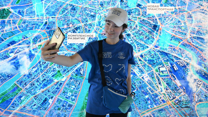 На площади Революции в Москве покажут пространства для отдыха нового типа