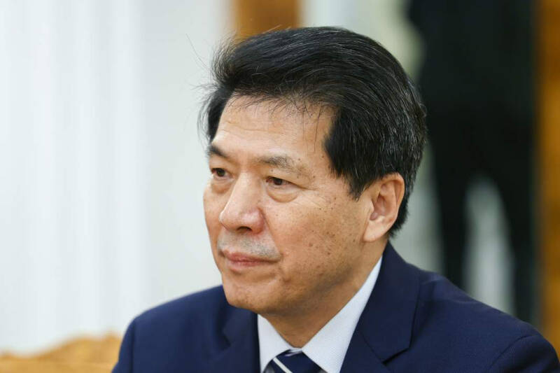 В ЮАР по делу срочно: мирную инициативу Китая по Украине одобрили более ста стран