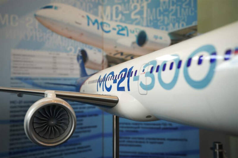 «Мы рисовали самолет вокруг людей и их багажа»