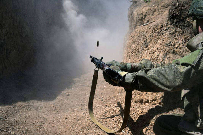 В ЮАР по делу срочно: мирную инициативу Китая по Украине одобрили более ста стран