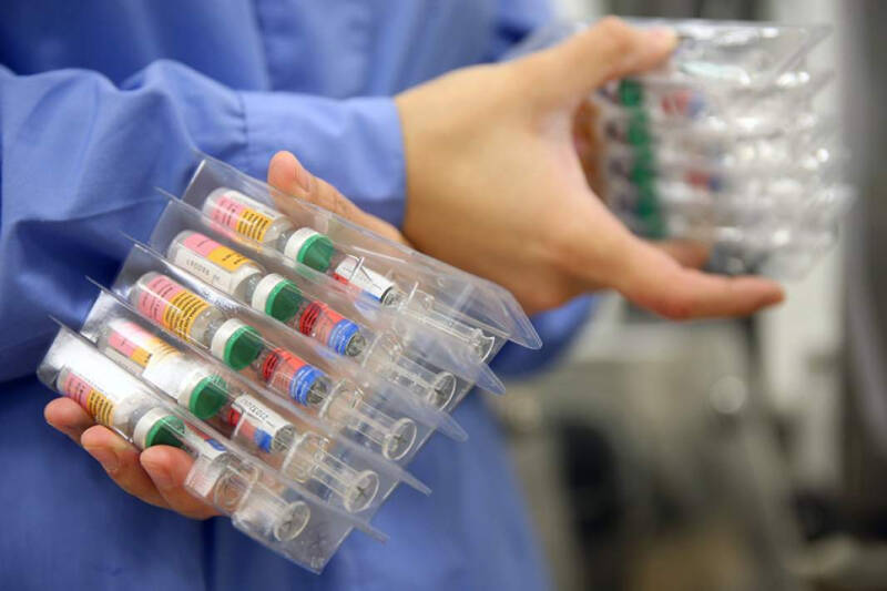 Размазали кашель: число заражений коклюшем в России упало в семь раз