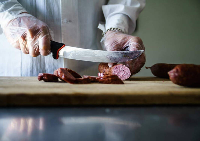 Беда за едой: производителей продуктов проверят на использование запрещенной добавки