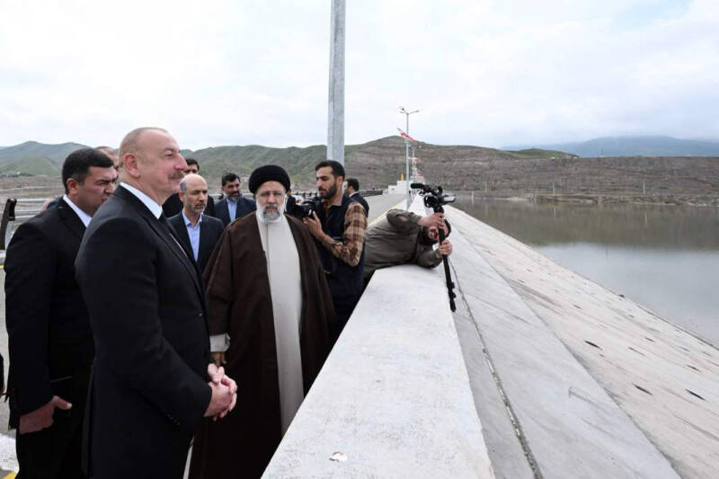 С места в барьер: почему Азербайджан отказывается от дороги через Армению