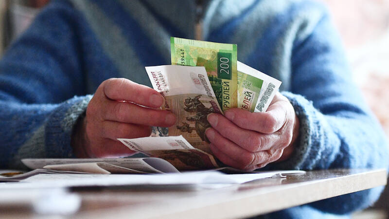 Телефонные мошенники обманули пенсионерку в Москве на 27 млн рублей