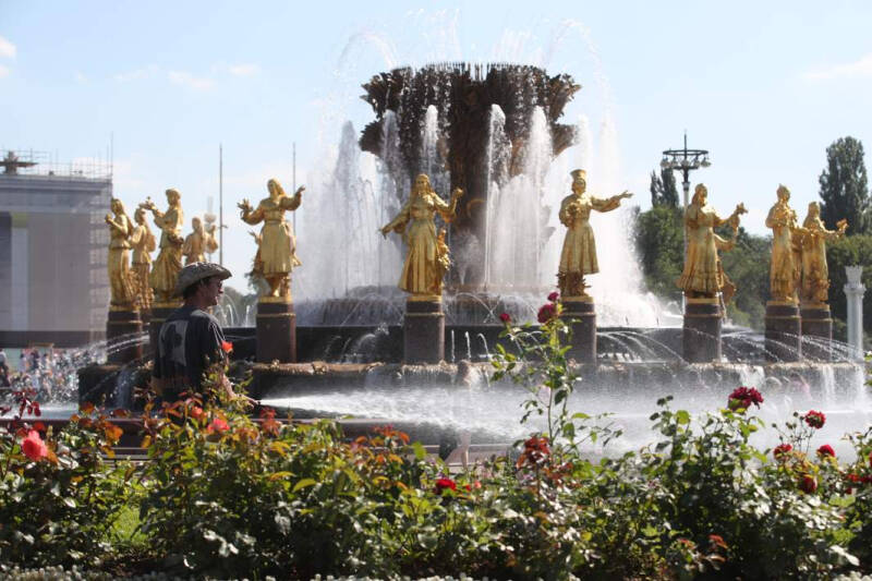 Великая демонстрация: как в Москве открылась выставка мечты