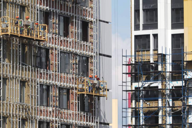 Ушли в простой: девелоперы начали реже запрашивать разрешения на возведение домов